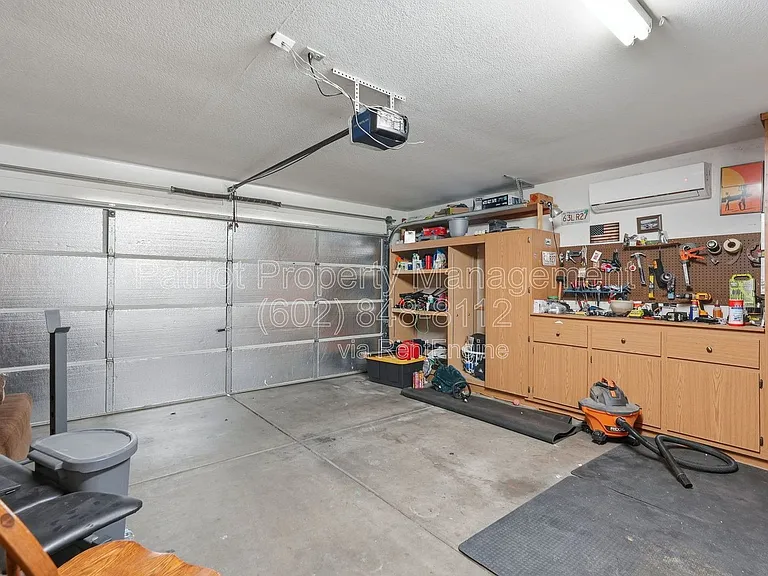 8629 W Echo Ln — Photo 23