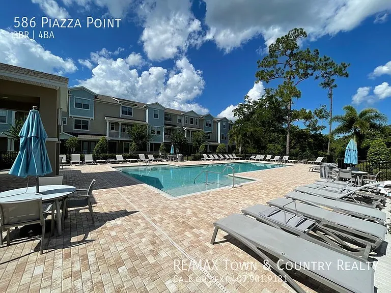 586 Piazza Point — Photo 16