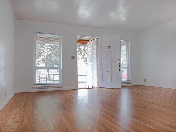 5th image of 566 N Daniel Way