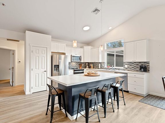 5th image of 53080 Day Rd