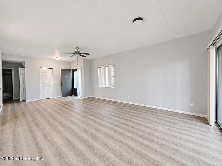 13 Navarra Ct — Photo 4