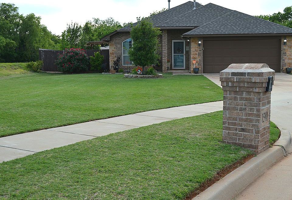 1st image of 15901 Sonador Dr