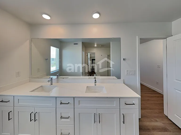 4415 S 97th Dr — Photo 10