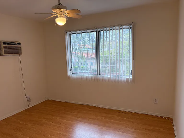 907 N Gardner St #5 — Photo 6