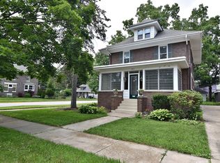 851 Garfield Ave, Aurora, IL 60506