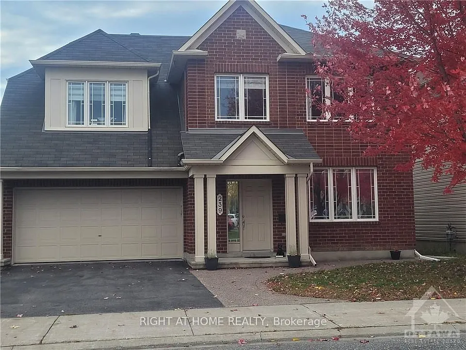 239 Highpointe Cres