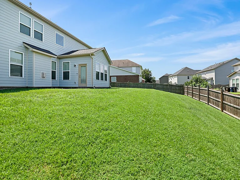 2861 Meadow Gln — Photo 40