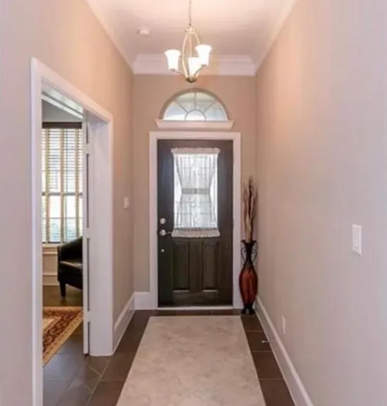 2513 Hailes Ln — Photo 3