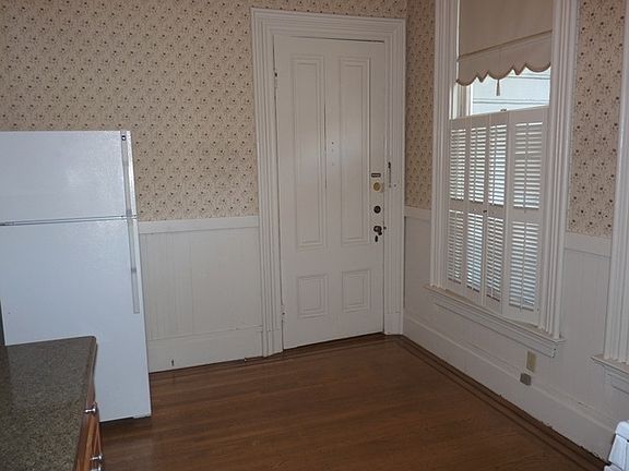 Kitchen - other side