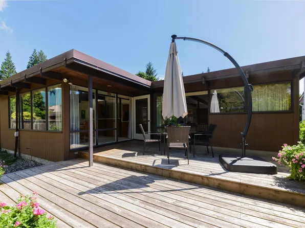 4568 Marineview Cres, North Vancouver, BC V7R 3P2