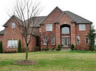 2600 Spyglass Dr, Oakland, MI 48363