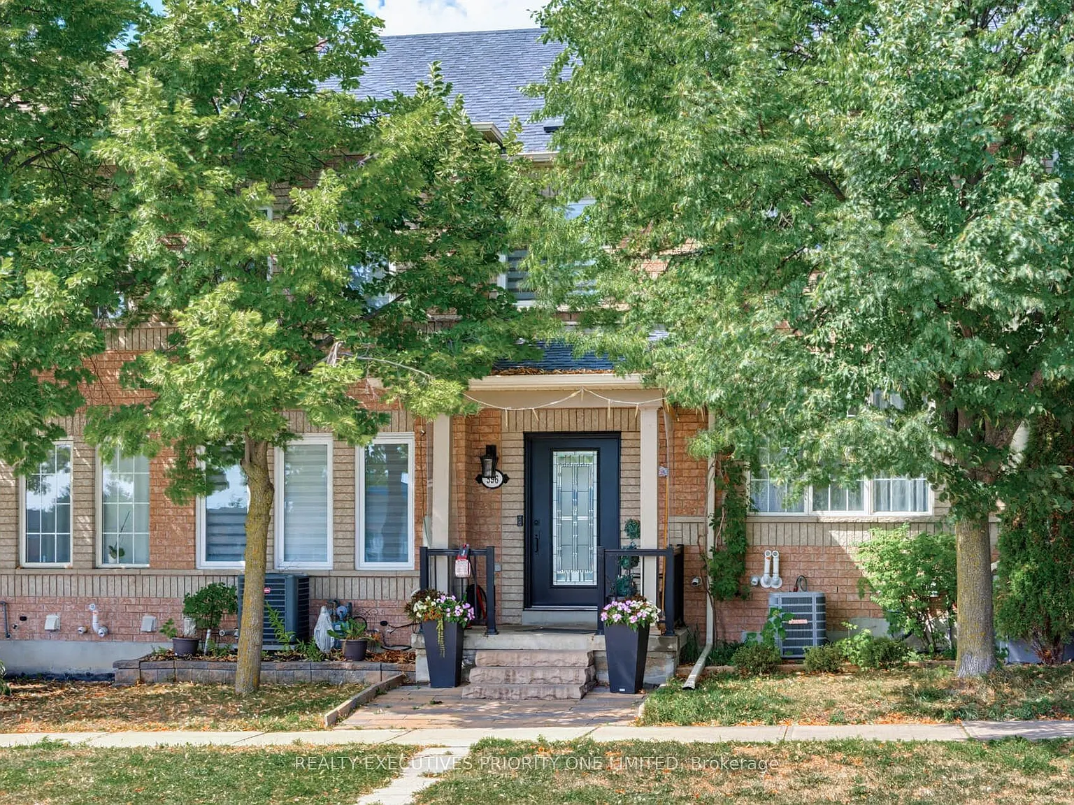 3 bed, $3,300 — Photo 2