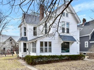 1113 W Howard St, Winona, MN 55987