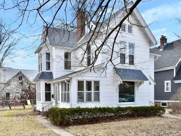 1113 W Howard St, Winona, MN 55987