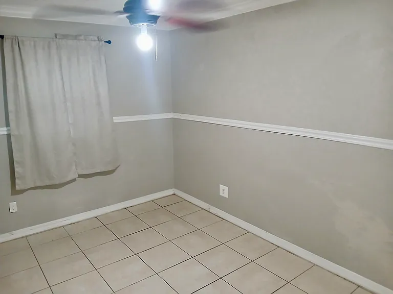 225 Avacado Ct #4 — Photo 11