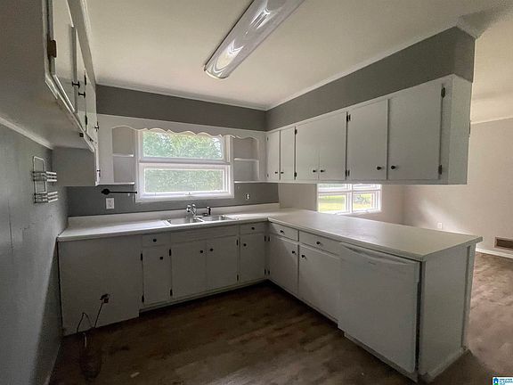 5th image of 807 3rd St N
