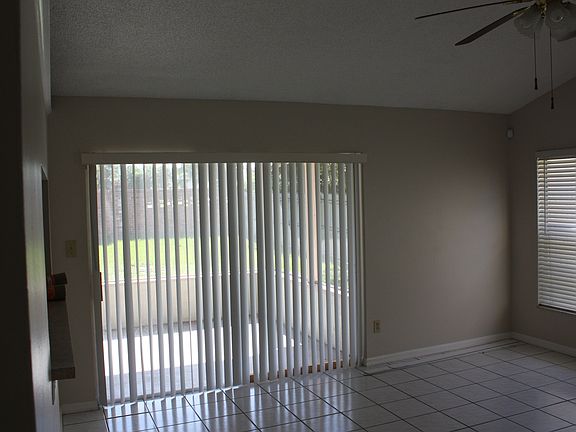 3rd image of 1011 Kelly Creek Cir