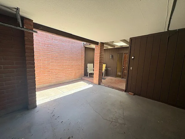 2-Car Garage