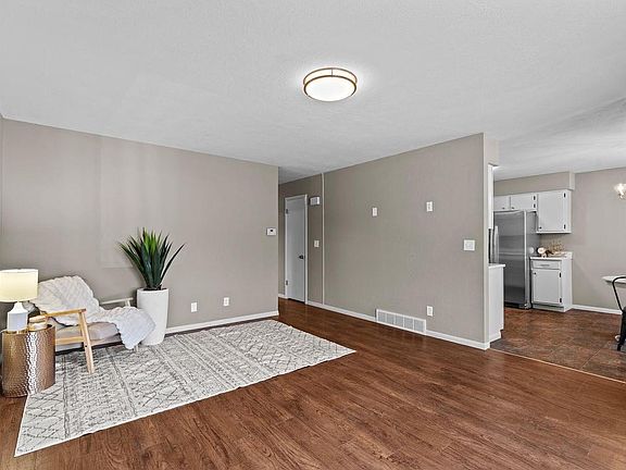 5th image of 513 West 2nd Street