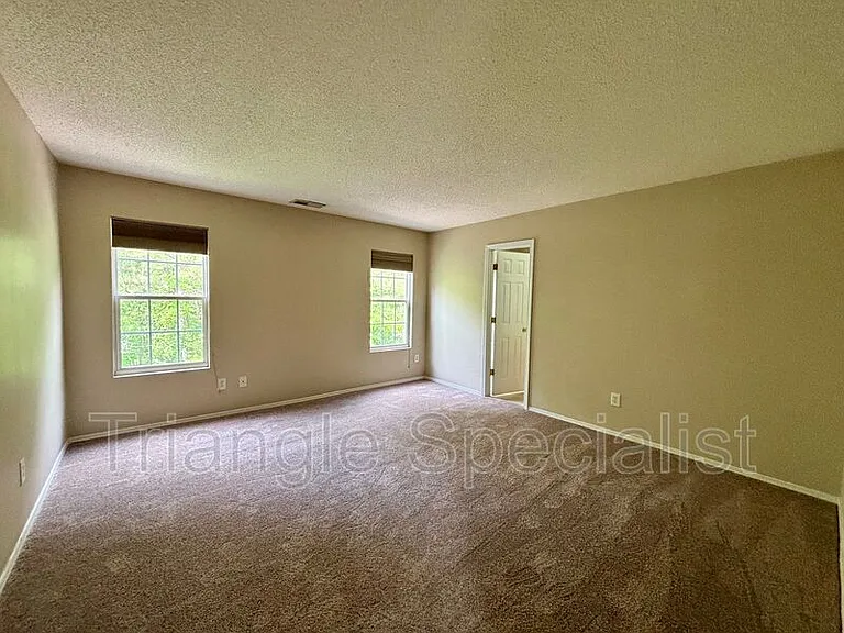 7 Thorton Ct — Photo 10