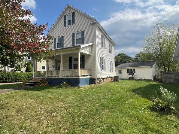 610 Stewart Ave, Grove City, PA 16127