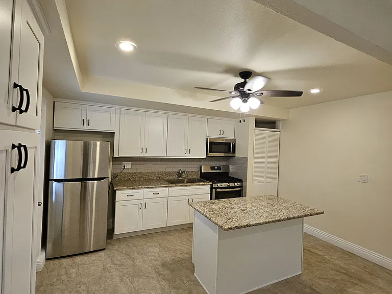 13844 Candlewood Ave — Photo 15