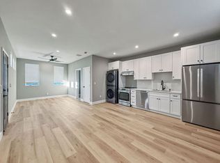 729 Center St #B, Costa Mesa, CA 92627