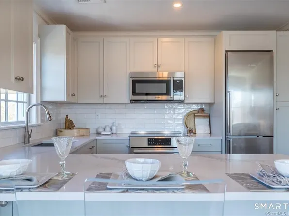 201 Main St #301, Westport, CT 06880