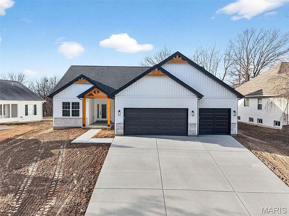 1st image of 10643 Village Dr W