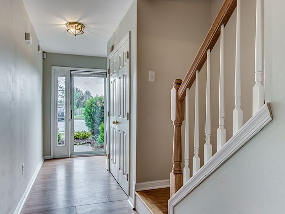 2nd image of 4 Boggs Ln