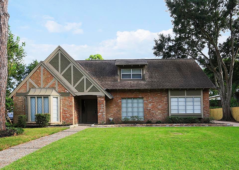 1st image of 10919 Holly Springs Dr