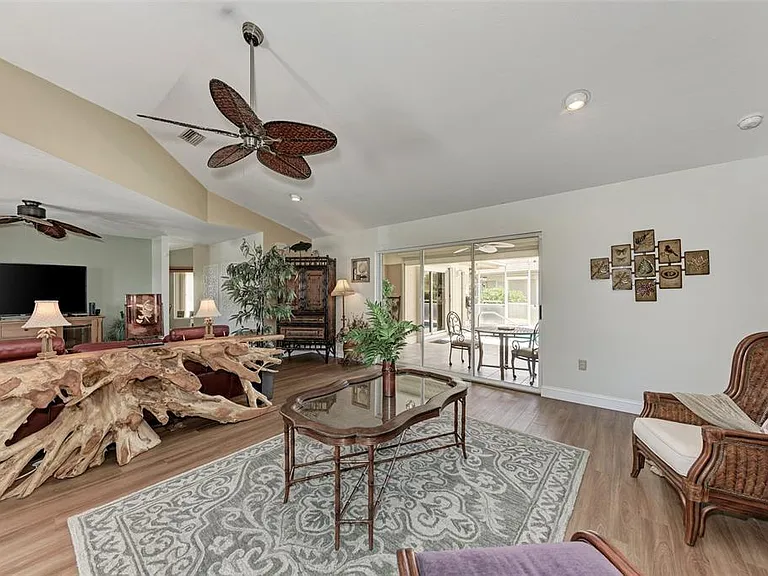 3126 Meadow Run Dr — Photo 6