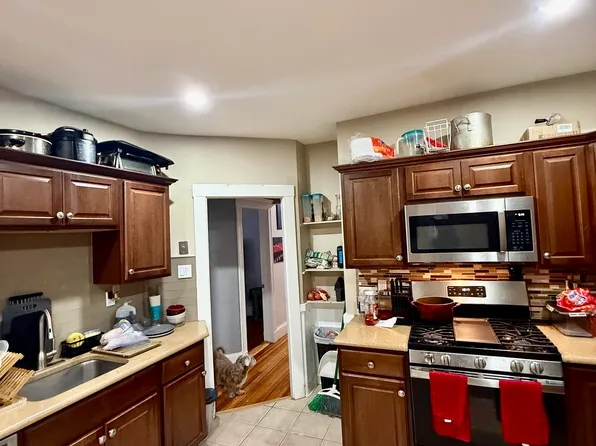 84 Bailey St Floor 1, Dorchester Center, MA 02124