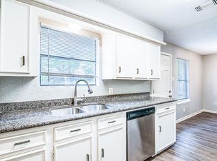 828 Noreda St, Angleton, TX 77515