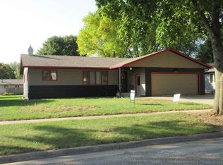 1722 E Maple St, Algona, IA 50511