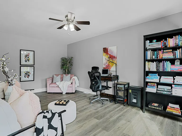 4333 Delmar Blvd — Photo 24