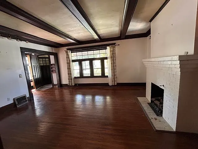 2 bed, 1200 sqft, $2,100 — Photo 4