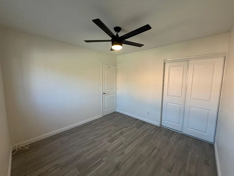 4253 1/2 Altadena Ave — Photo 8