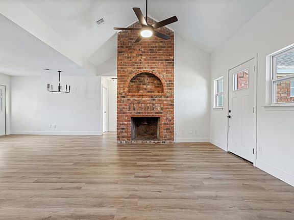 3rd image of 423 N 37th Pl