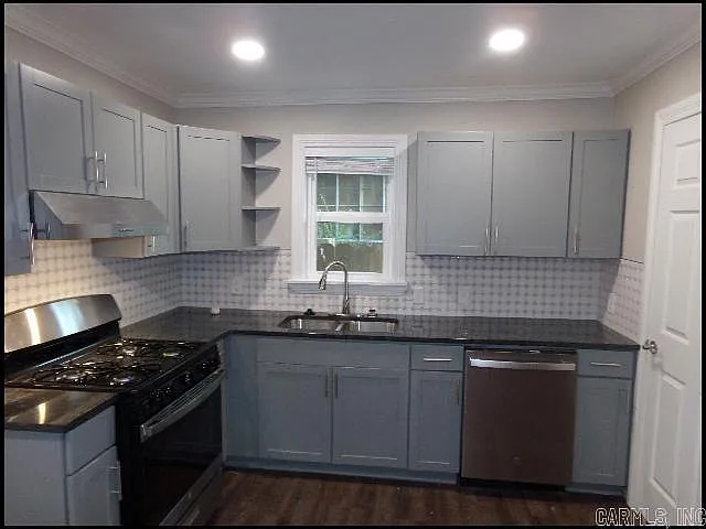 2919 Fair Park Blvd — Photo 2