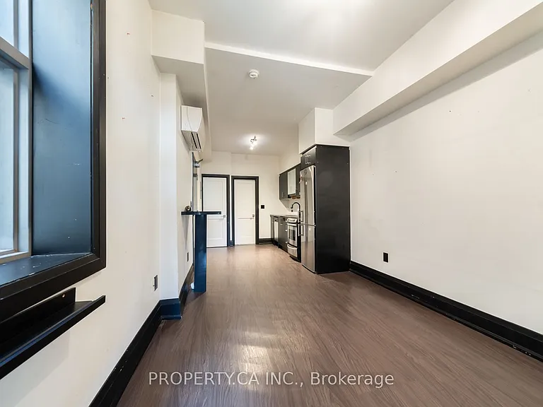960 Queen St W #3 — Photo 5