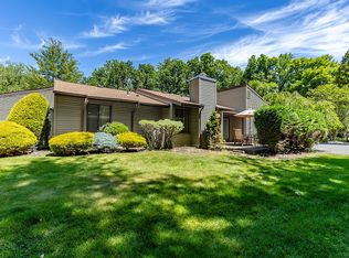33 Hampton Ct, Red Bank, NJ 07701