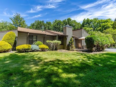 33 Hampton Ct, Red Bank, NJ, 07701