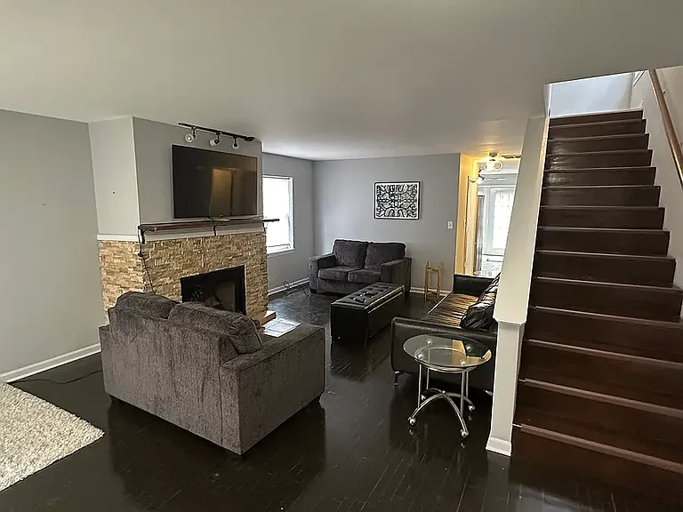 7213 S Vincennes Ave — Photo 1