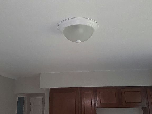 5th image of 9741 Lorna Ln