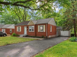 5 Saint Michael Ct, Florissant, MO 63031