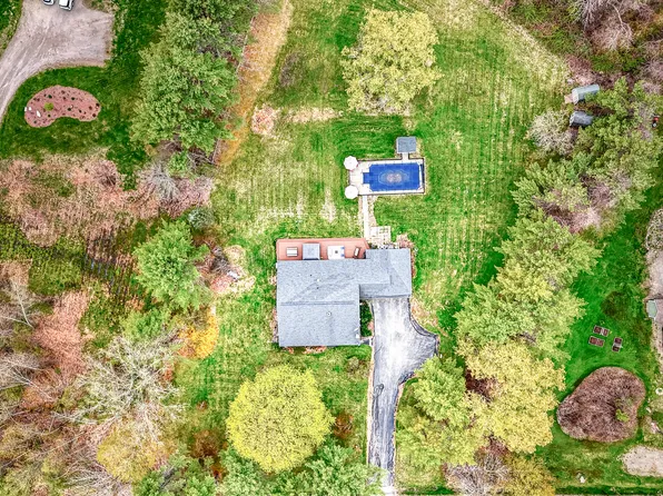 704 W Auburn Road, Auburn, ME 04210