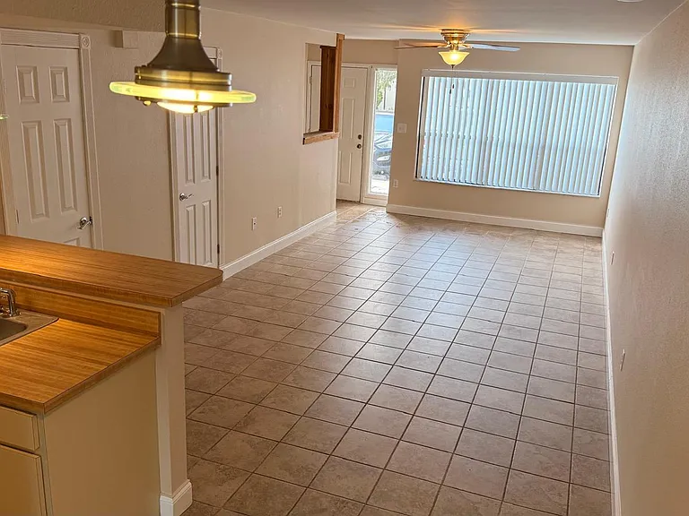 Living/dinning room