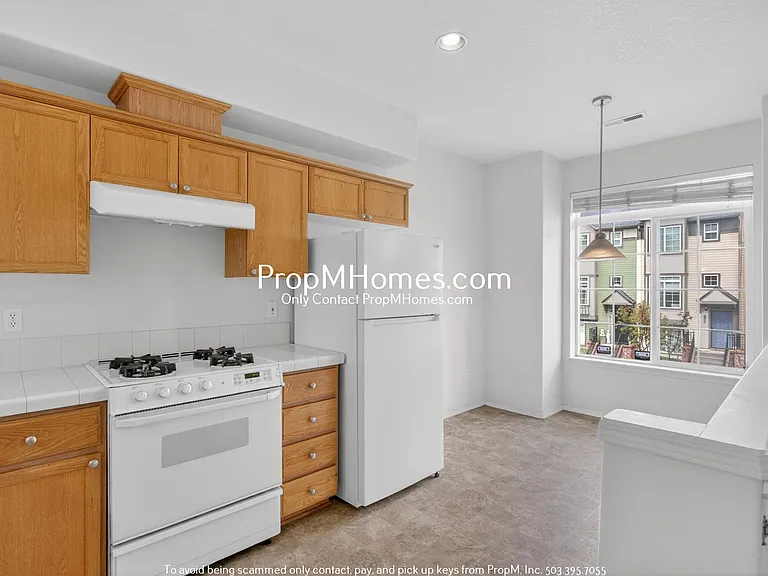 17042 Berkeley Ln — Photo 5
