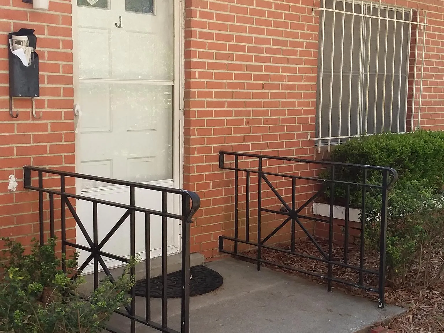 3 bed, 1275 sqft, $2,700 — Photo 3